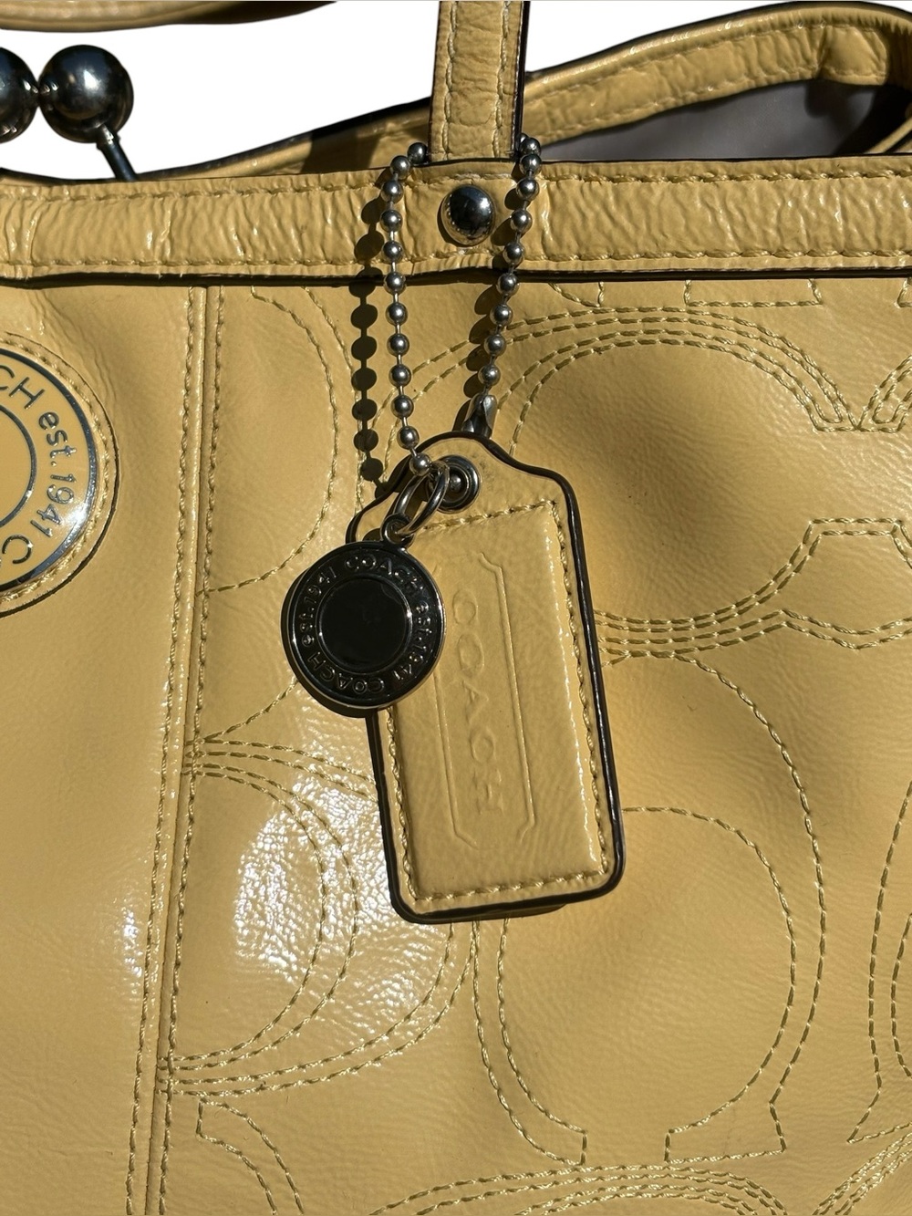 Coach Signature Stitched Patent Leather Kiss lock shoulder Bag 2012 (F19215) - Picture 2 of 16